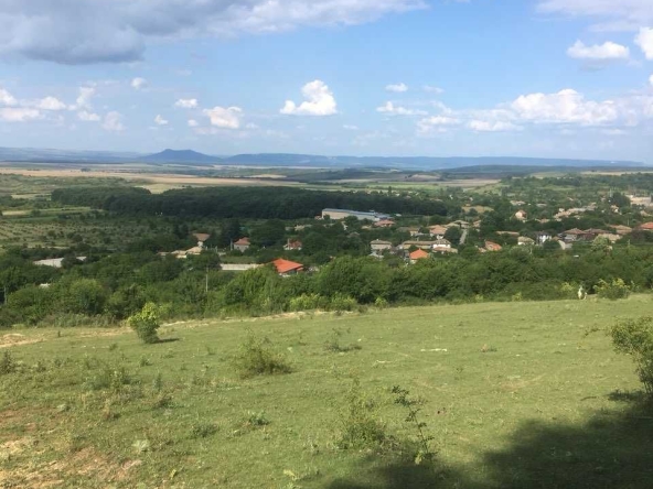 Парцел в Търговище, Вилна зона - 1100 кв.м за 7 €/кв.м - Снимка #1