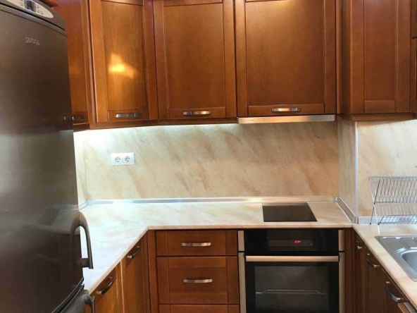 Дава се под наем Тристаен апартамент в София, Център - 82 кв.м за 698.19 € - Снимка #1