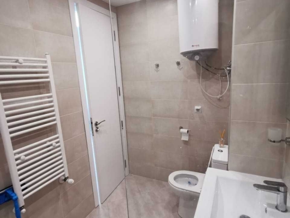 Дава се под наем Двустаен апартамент в София, Младост 2 - 69 кв.м за 423.81 € - Снимка #1