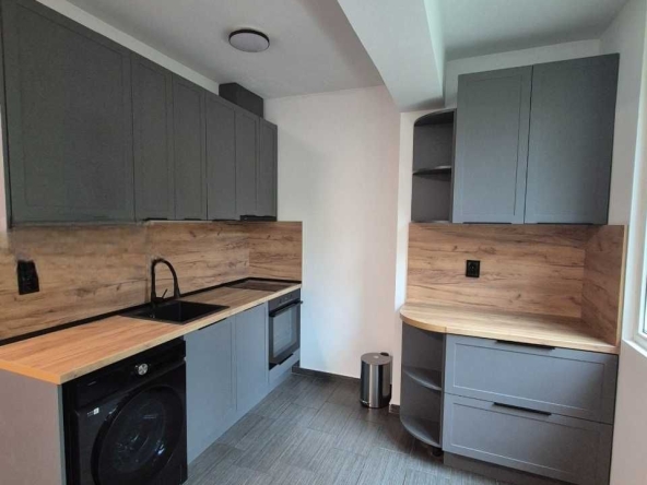 Дава се под наем Двустаен апартамент в София, Лозенец - 70 кв.м за 917.49 € - Снимка #1