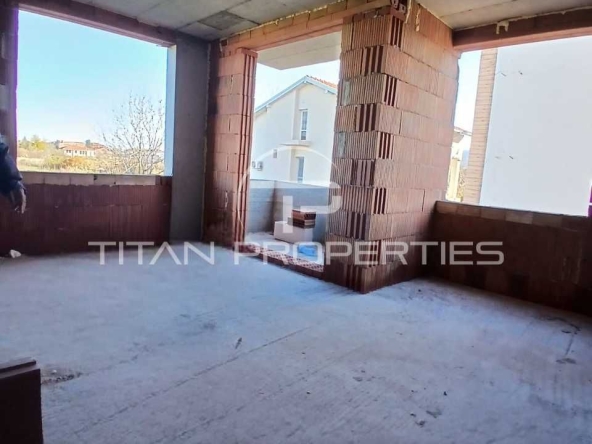 Тристаен апартамент в Пловдив, Прослав - 66 кв.м за 588 €/кв.м - Снимка #1