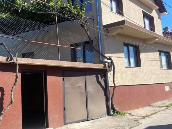 Къща в Ветрен - 176 кв.м за 455 €/кв.м - Снимка #1