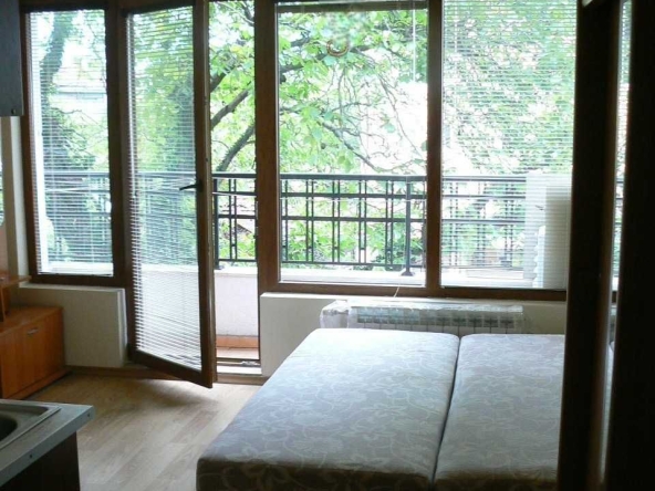 Дава се под наем Едностаен апартамент в София, Център - 30 кв.м за 331.5 € - Снимка #1