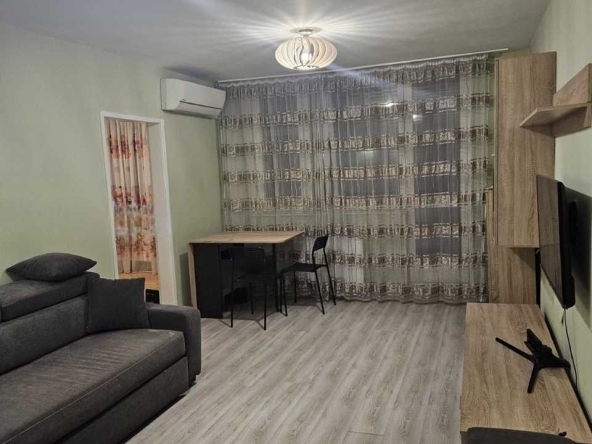 Дава се под наем Тристаен апартамент в София, Младост 1 - 90 кв.м за 747.66 € - Снимка #1