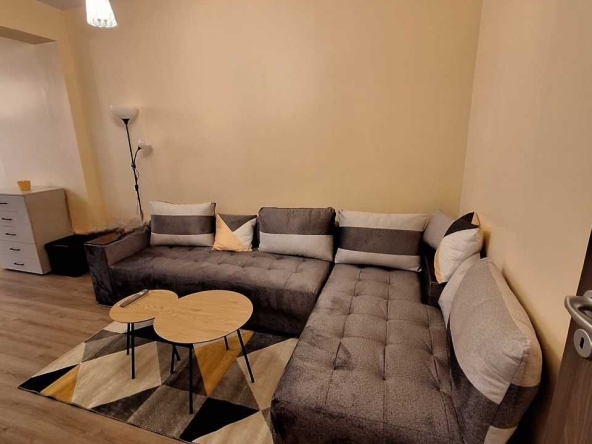 Дава се под наем Тристаен апартамент в София, Център - 90 кв.м за 1146.99 € - Снимка #1