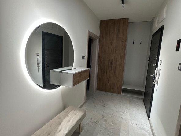 Дава се под наем Тристаен апартамент в Бургас, Лазур - 90 кв.м за 1047.03 € - Снимка #1