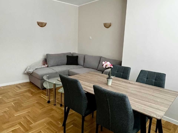 Дава се под наем Двустаен апартамент в София, Младост 1А - 55 кв.м за 648.21 € - Снимка #1