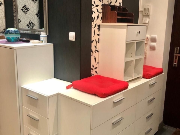 Дава се под наем Тристаен апартамент в София, Хладилника - 85 кв.м за 847.62 € - Снимка #1