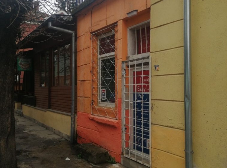 Дава се под наем Магазин в Ракитово - 12 кв.м за 124.44 € - Снимка #1