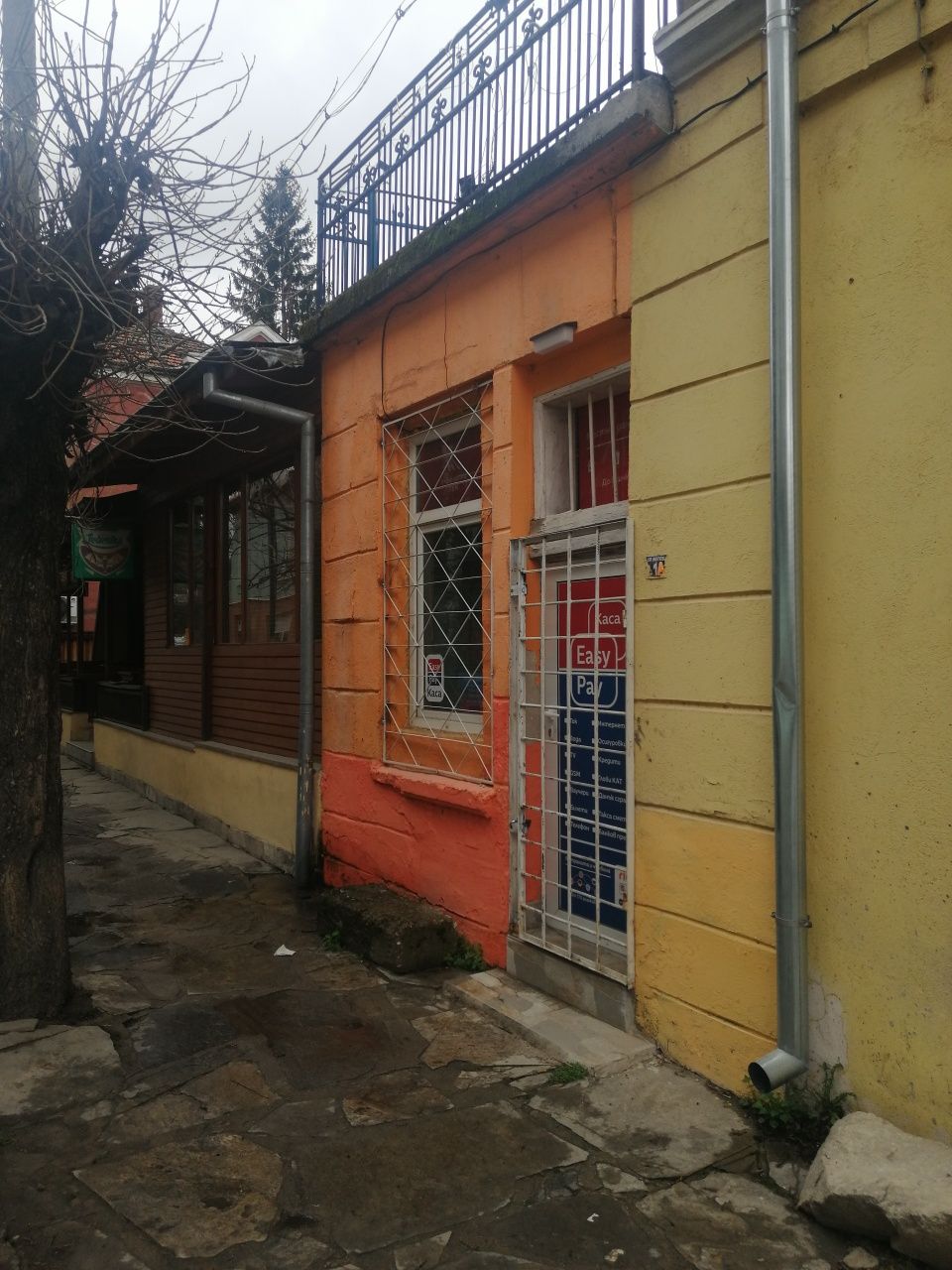 Дава се под наем Магазин в Ракитово - 12 кв.м за 124.44 € - Снимка #1