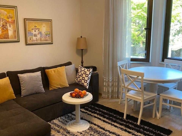 Дава се под наем Двустаен апартамент в Варна, Център - 68 кв.м за 700 € - Снимка #1