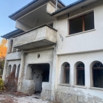 Къща в с. Петърница, Област Плевен - 302 кв.м за 56 €/кв.м - Снимка #1