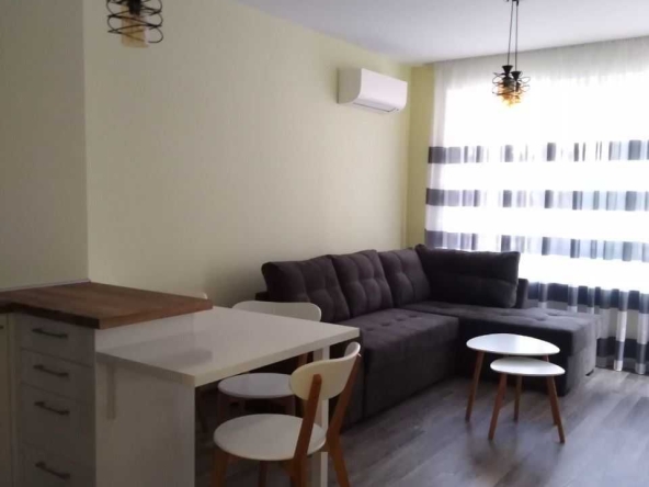 Дава се под наем Двустаен апартамент в Пловдив, Въстанически - 68 кв.м за 275 € - Снимка #1