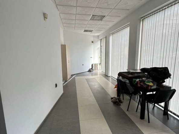 Дава се под наем Магазин в Пловдив, Център - 125 кв.м за 433.5 € - Снимка #1