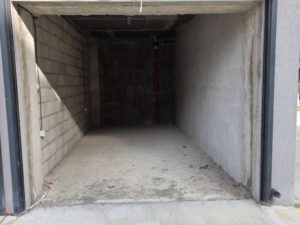 Гараж / Паркомясто в Варна, Възраждане 1 - 18 кв.м за 3 €/кв.м - Снимка #1