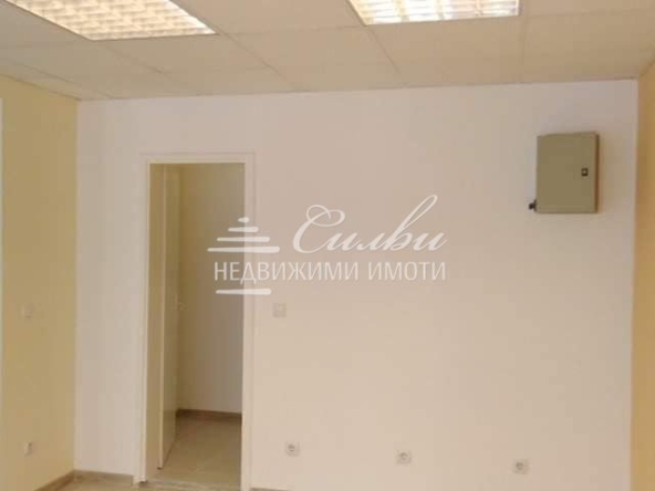 Офис в Шумен, Център - 30 кв.м за 1530 €/кв.м - Снимка #1