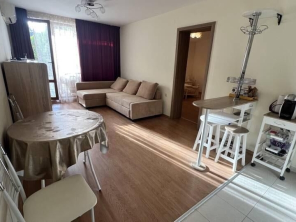 Двустаен апартамент в Бургас, Център - 74 кв.м за 1000 €/кв.м - Снимка #1