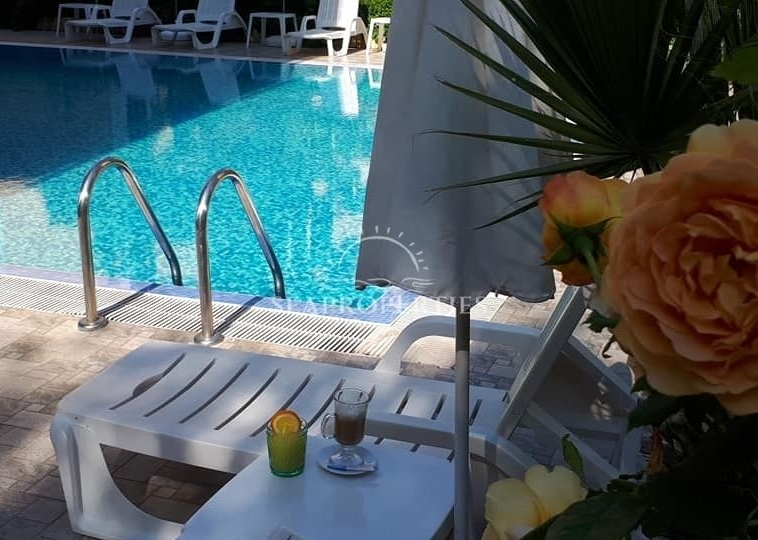Дава се под наем Тристаен апартамент в Варна, м-т Евксиноград - 65 кв.м за 900 € - Снимка #1