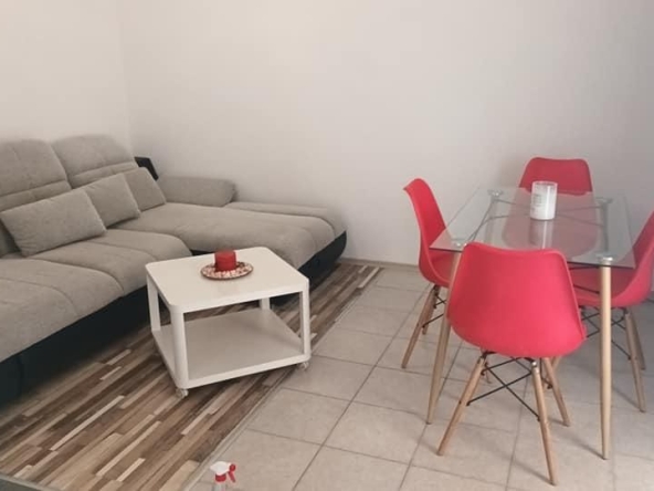 Дава се под наем Едностаен апартамент в София, Люлин 2 - 40 кв.м за 378.93 € - Снимка #1