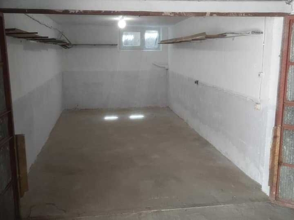 Дава се под наем Гараж / Паркомясто в Силистра, Център - 16 кв.м за 49.47 € - Снимка #1
