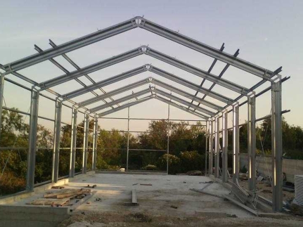 Промишлена сграда в Варна, Младост 1 - 200 кв.м за 102 €/кв.м - Снимка #1