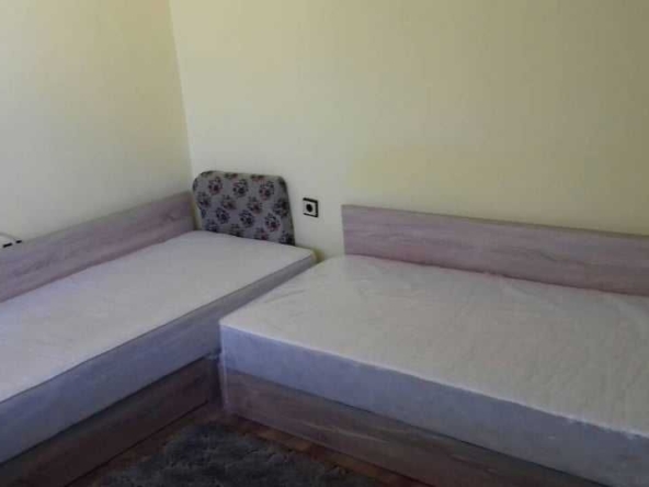 Дава се под наем Двустаен апартамент в Бургас, Зорница - 55 кв.м за 89.25 € - Снимка #1