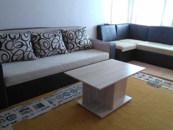 Дава се под наем Двустаен апартамент в Бургас, Възраждане - 60 кв.м за 200 € - Снимка #1