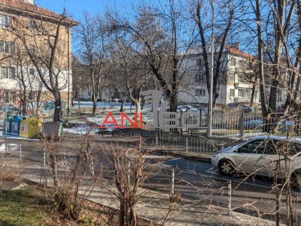 Дава се под наем Офис в София, Яворов - 96 кв.м за 600 € - Снимка #1