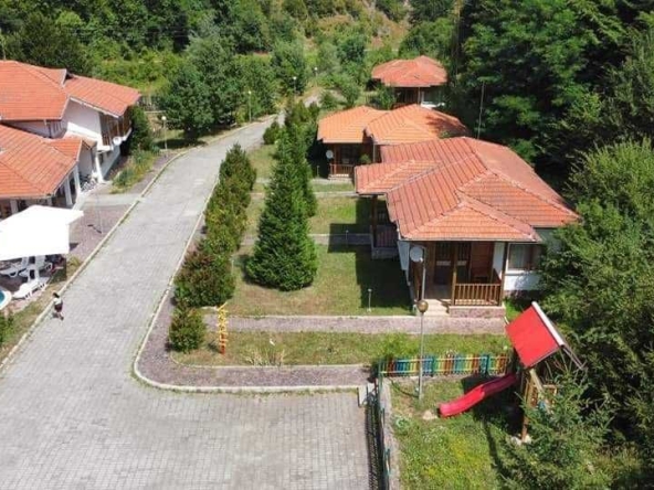 Къща в София, Бояна - 1600 кв.м за 1125 €/кв.м - Снимка #1