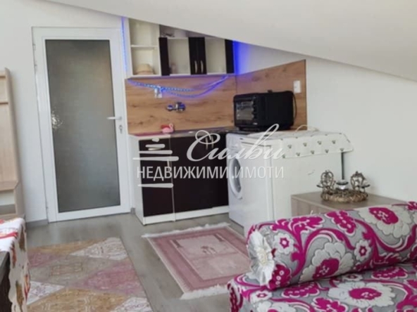 Дава се под наем Едностаен апартамент в Шумен, Военно училище - 28 кв.м за 244.8 € - Снимка #1