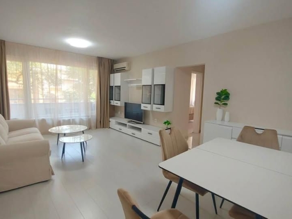 Дава се под наем Тристаен апартамент в София, Център - 90 кв.м за 1100 € - Снимка #1