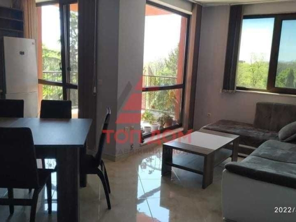 Дава се под наем Тристаен апартамент в к.к. Св.Св. Константин и Елена - 92 кв.м за 816 € - Снимка #1