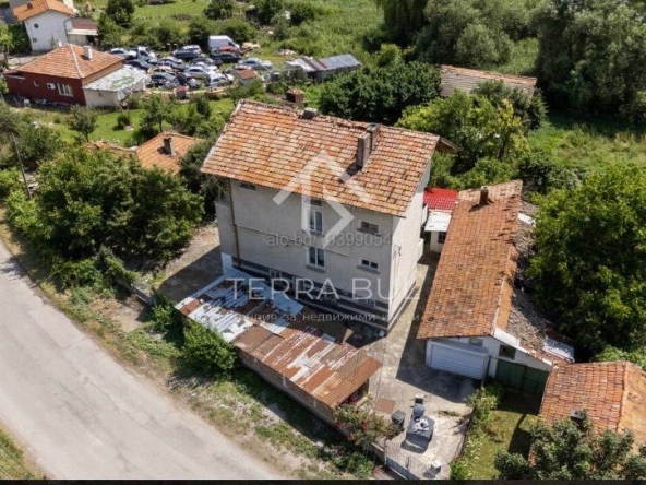 Къща в с. Петърч, Област София-област - 389 кв.м за 746 €/кв.м - Снимка #1