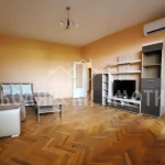 Дава се под наем Тристаен апартамент в Велико Търново, Център - 100 кв.м за 433.5 € - Снимка #1