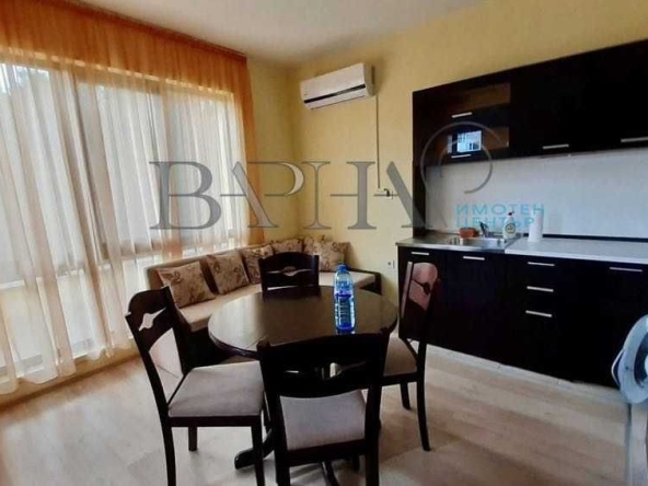 Дава се под наем Двустаен апартамент в Варна, Център - 45 кв.м за 382.5 € - Снимка #1