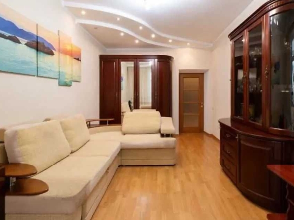 Дава се под наем Двустаен апартамент в София, Център - 65 кв.м за 418.2 € - Снимка #1