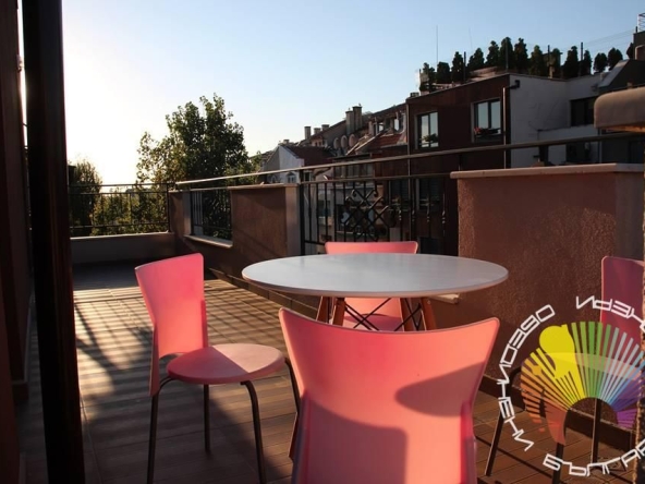 Дава се под наем Тристаен апартамент в Бургас, Възраждане - 118 кв.м за 459 € - Снимка #1