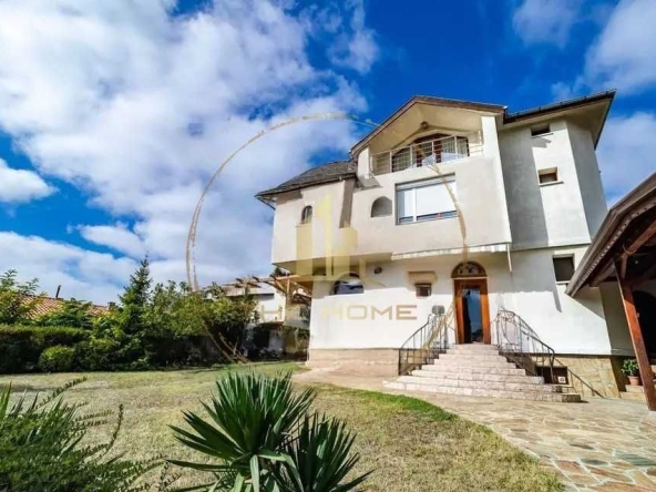 Дава се под наем Къща в Варна, Изгрев - 350 кв.м за 1500 € - Снимка #1