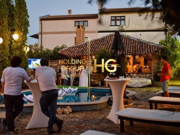 Хотел в Варна, м-т Боровец - юг - 700 кв.м за 1215 €/кв.м - Снимка #1