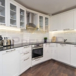 Дава се под наем Тристаен апартамент в Варна, Център - 103 кв.м за 1445.85 € - Снимка #1