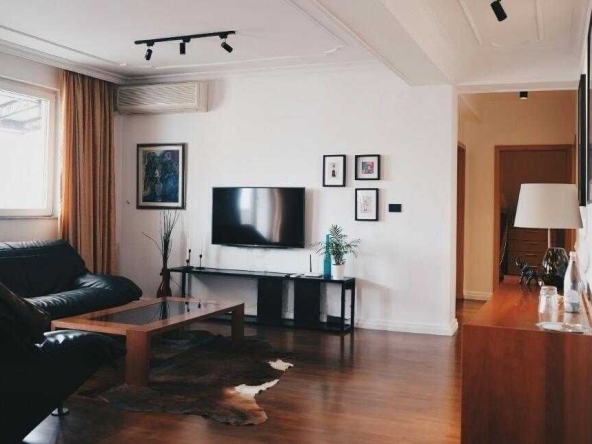 Дава се под наем Двустаен апартамент в Бургас, Изгрев - 57 кв.м за 229.5 € - Снимка #1