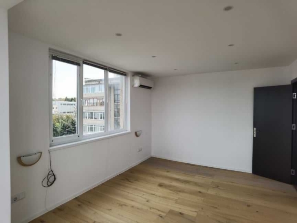 Тристаен апартамент в Разград, Център - 77 кв.м за 1364 €/кв.м - Снимка #1