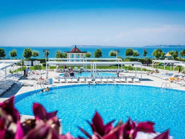 Дава се под наем Двустаен апартамент в Свети Влас - 100 кв.м за 89.76 € - Снимка #1