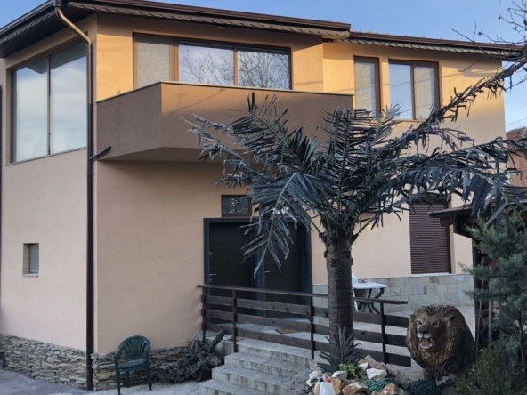 Дава се под наем Етаж от къща в с. Марково, Област Пловдив - 85 кв.м за 548.25 € - Снимка #1