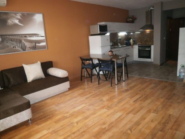 Дава се под наем Тристаен апартамент в София, Зона Б-19 - 82 кв.м за 600 € - Снимка #1