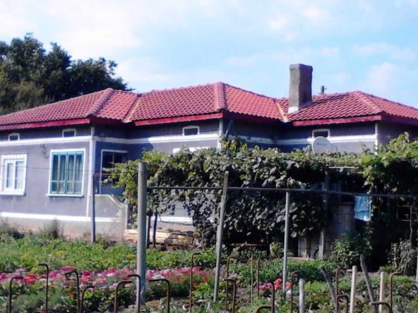 Къща в с. Соколово, Област Добрич - 200 кв.м за 420 €/кв.м - Снимка #1