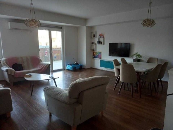 Дава се под наем Тристаен апартамент в Пловдив, Гагарин - 85 кв.м за 255 € - Снимка #1