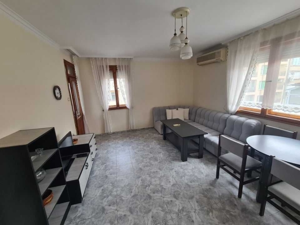 Дава се под наем Тристаен апартамент в Бургас, Лазур - 96 кв.м за 459 € - Снимка #1