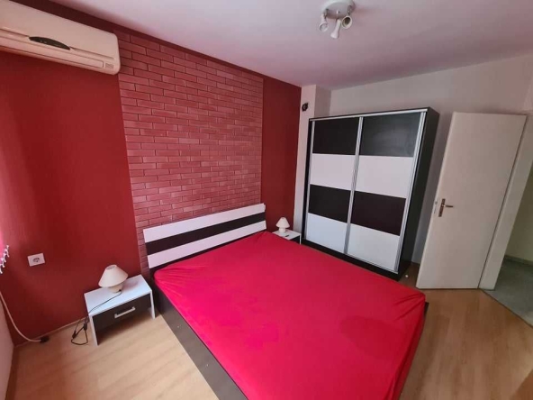 Дава се под наем Тристаен апартамент в Бургас, Възраждане - 80 кв.м за 255 € - Снимка #1