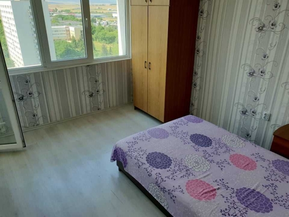 Дава се под наем Двустаен апартамент в Бургас, Славейков - 55 кв.м за 153 € - Снимка #1